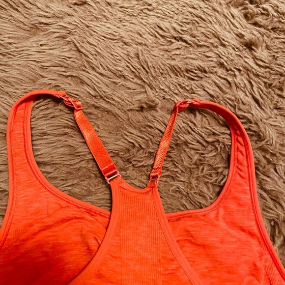 Athleta Workout Top Size Small - Picture 4 of 7